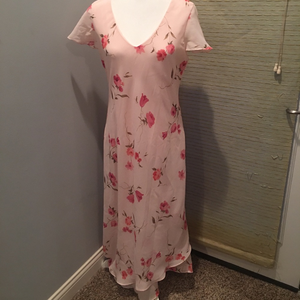 🌸Gorgeous Lightweight Floral Dressy Dress 💗